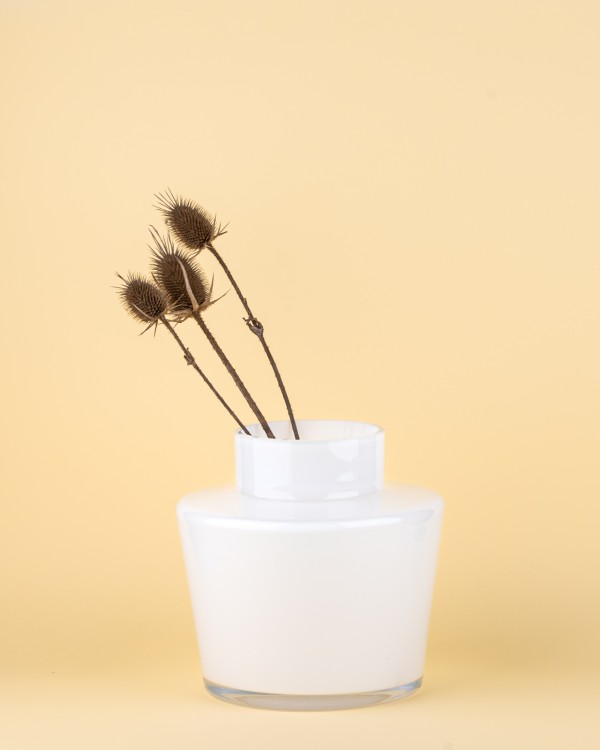 M white vase