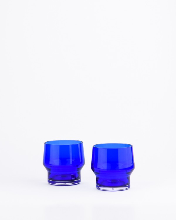 pohár modrý transparentný