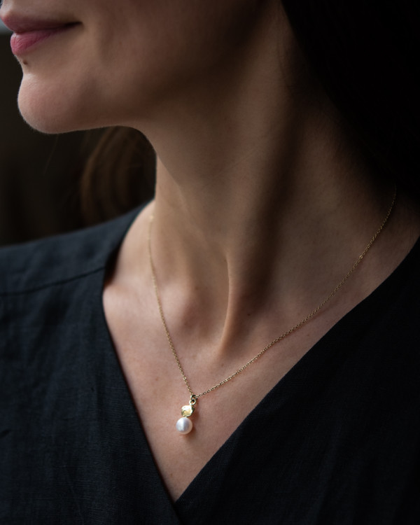 náhrdelník Lupeň s perlou