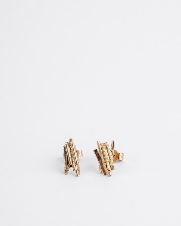 Gathered gold earrings