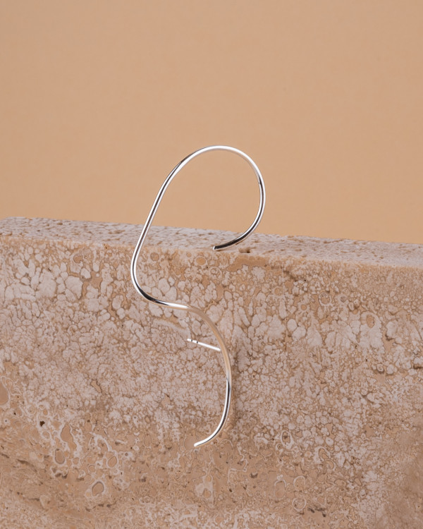 BEZIER 05 thin silver earring