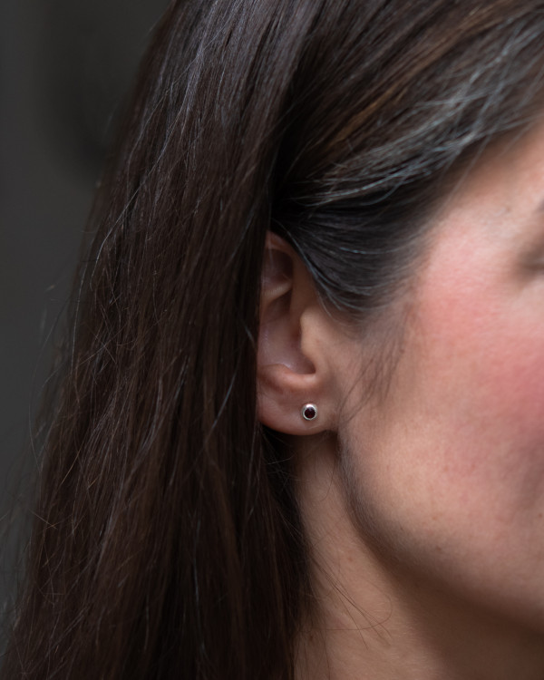 XS silver earring with garnet