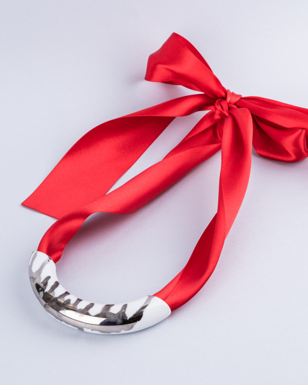 Circle red ribbon necklace