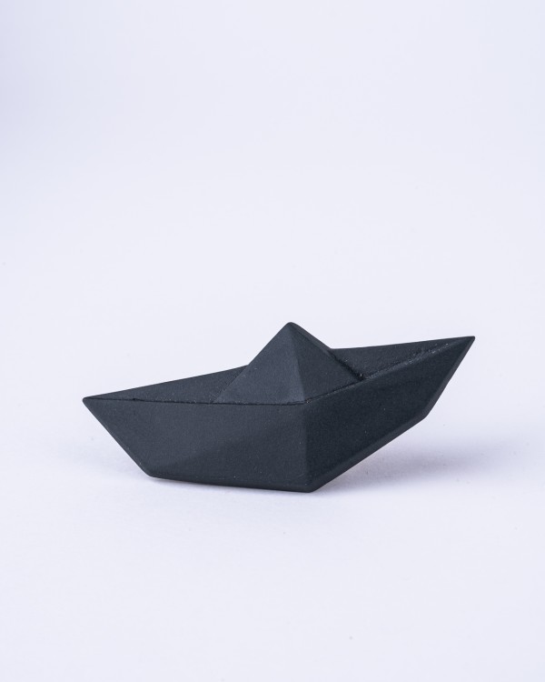 brošňa čierna loďka