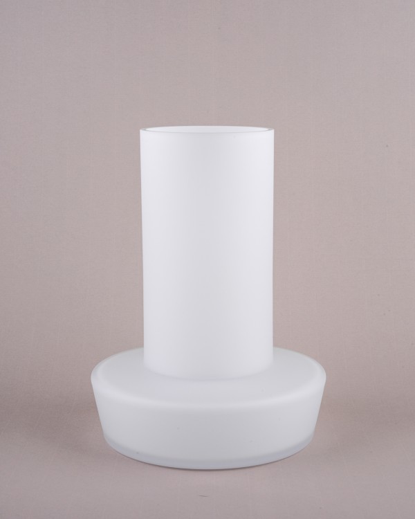 L white matte vase