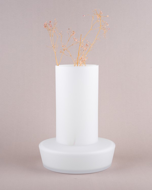 L white matte vase