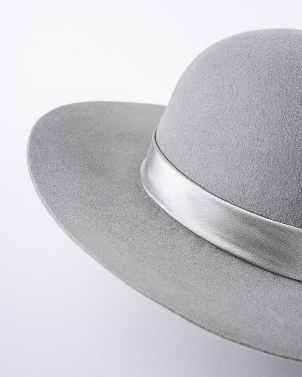 klobúk SILK Silver